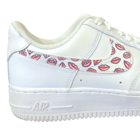 Nike Air Force 1 Low White Red Lips Women’s Sneakers Size 9.5 - Picture 3 of 12